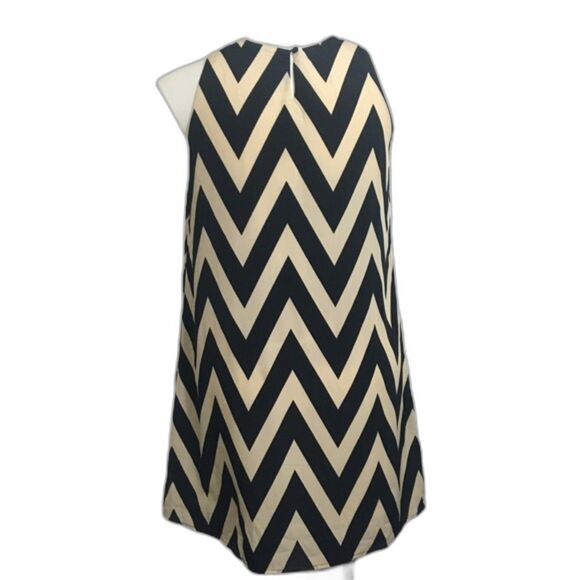 By Together Sleeveless Chevron Print Dress Size Large - Picture 4 of 7